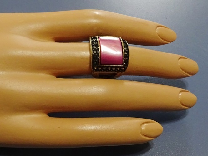 Lia Sophia Pink Panel Wide Band Ring – Size 5 – New With Tag