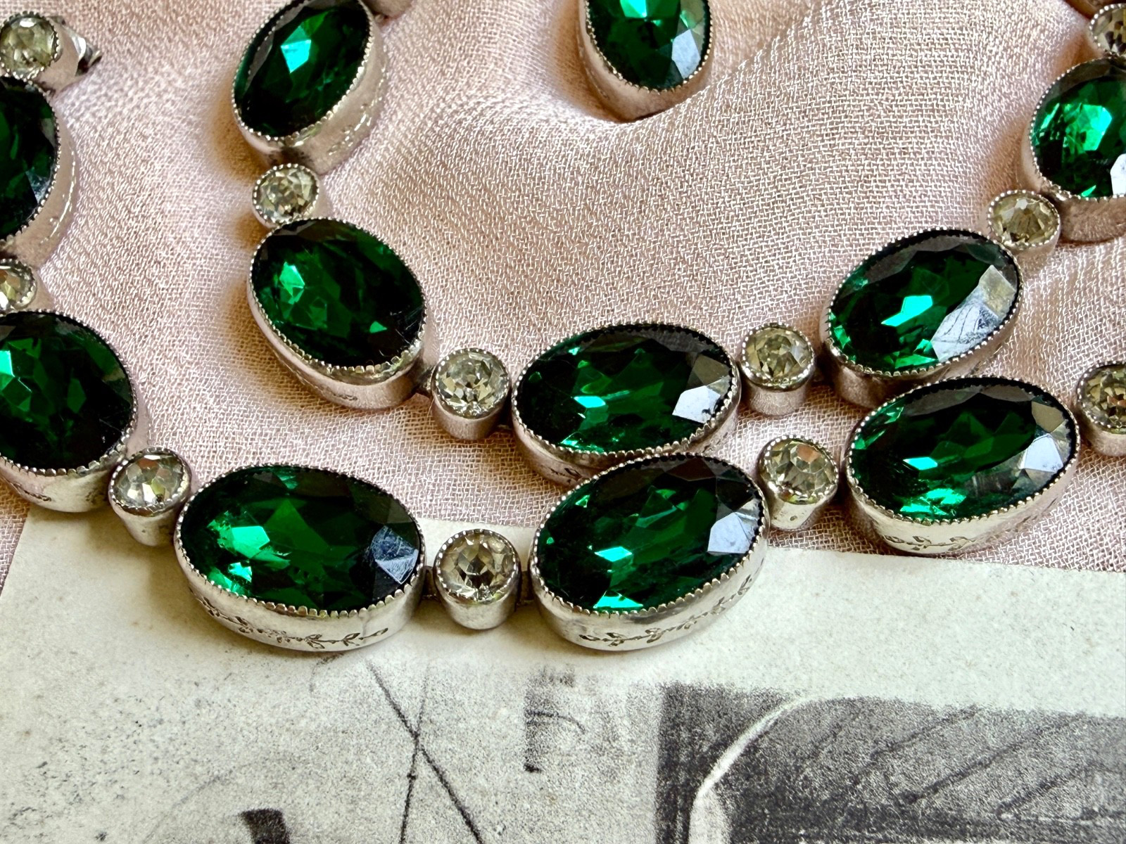 Very Nice Deco/Edwardian Emerald Paste Riviere – Silver Tone/Closed Back