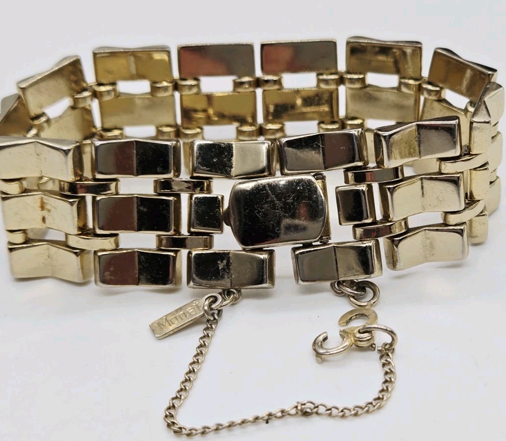 Monet Bracelet Wide Link pale Gold tone Couture Retro Vintage 7.25 in