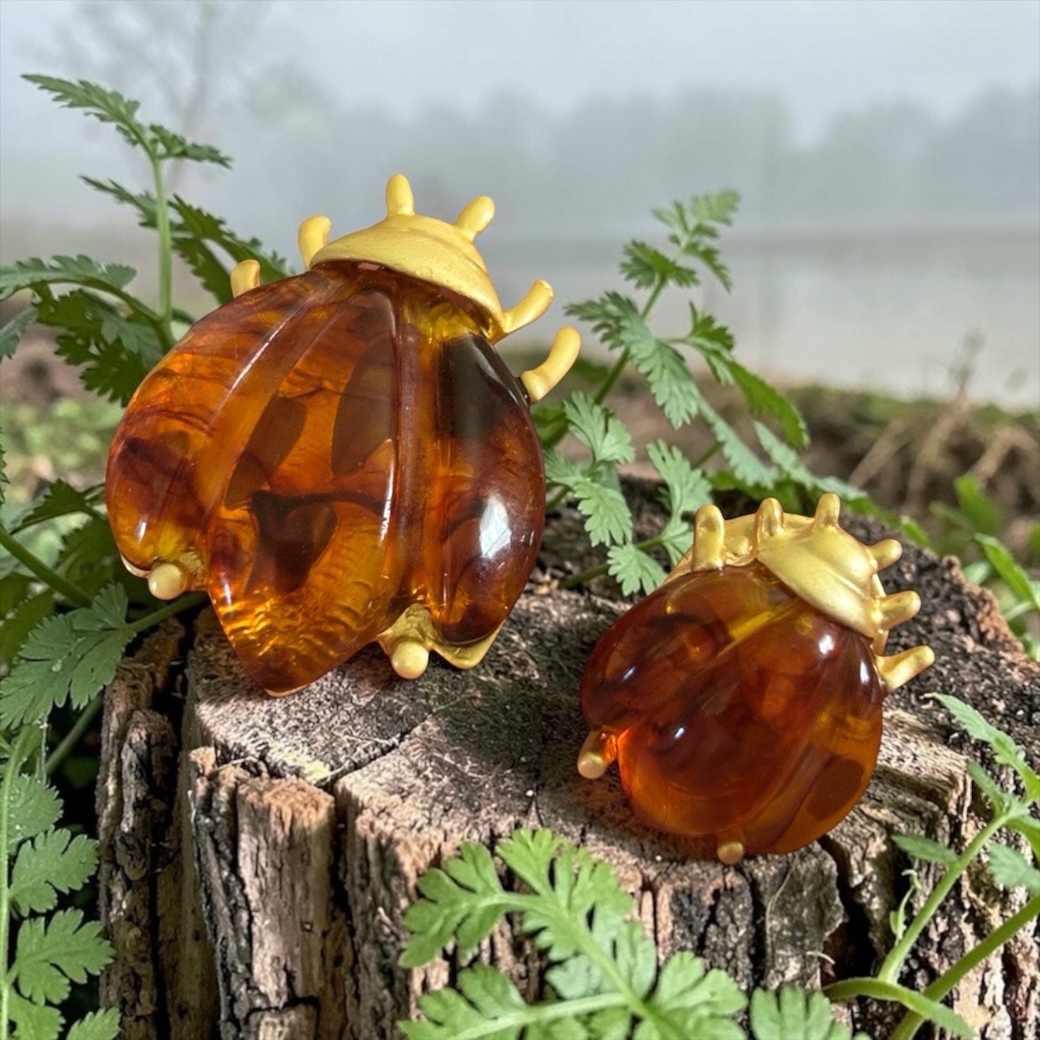 Honey Amber Ladybug Brooch & Pin Set Lucite Beetle Bug 80s Gold Tone