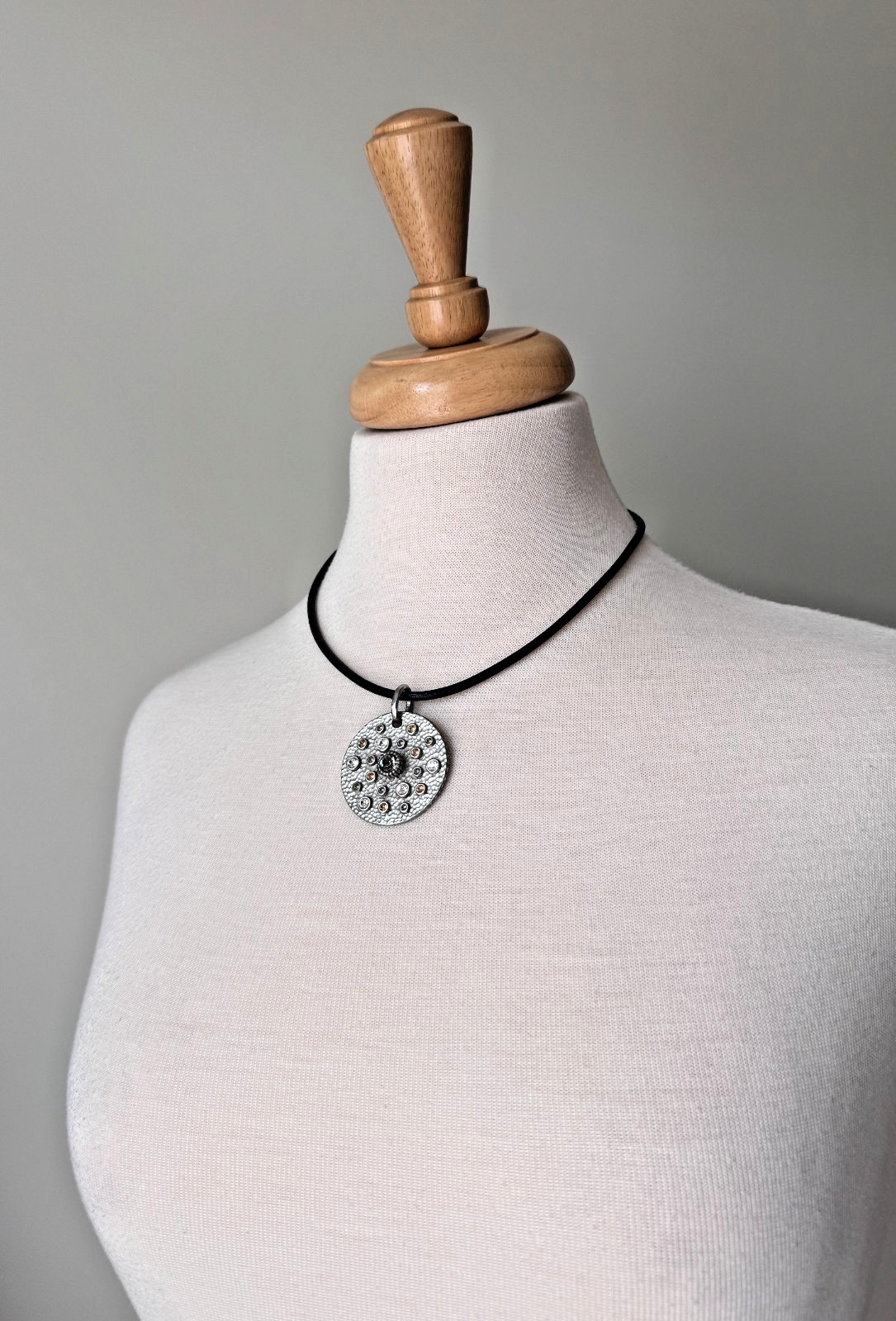 Pre-Owned BARBARA BOZ Round Rhinestone Pendant, 18″ Unmarked Leather Necklace
