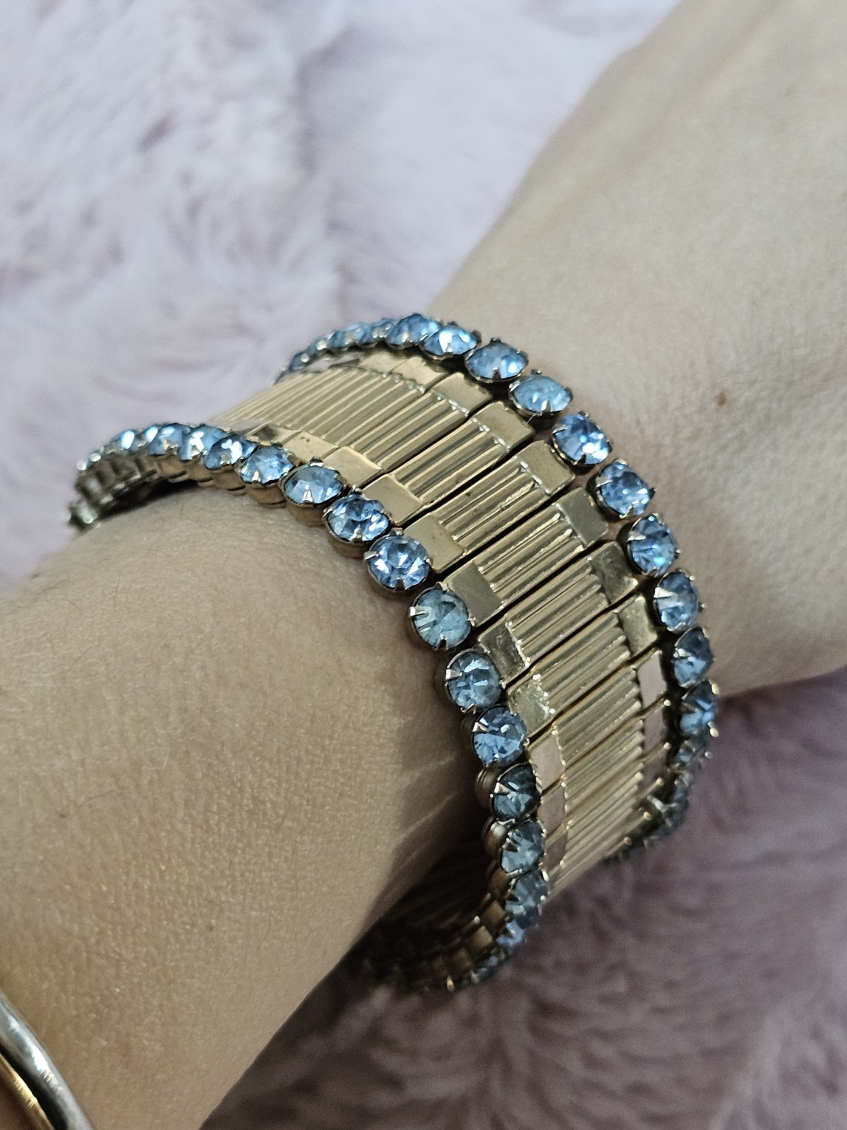 Vintage 1950s Harwood Signed Goldtone Blue Rhinestone Expanding Bracelet