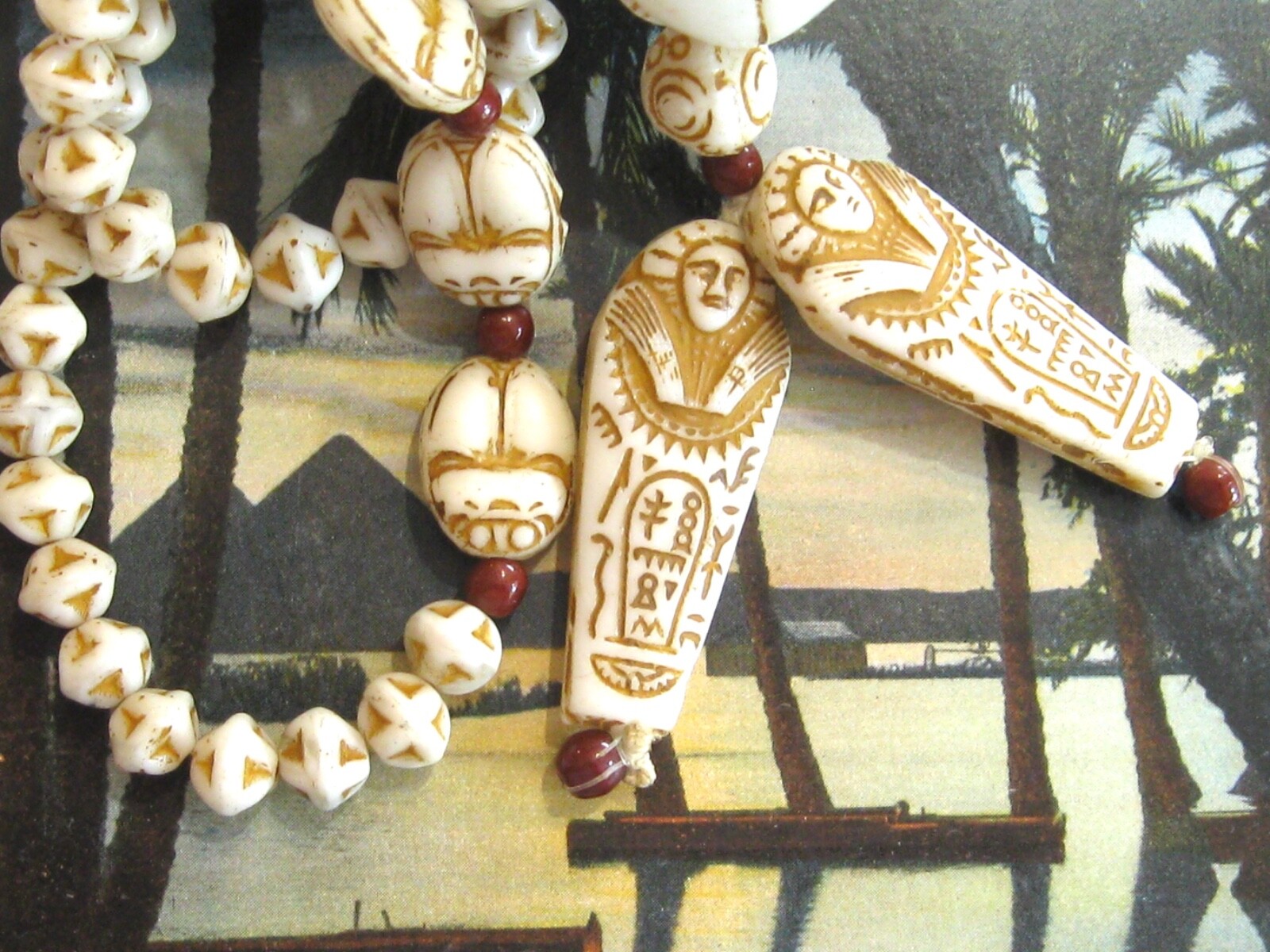ANTIQUE NEIGER BROTHERS 1920s EGYPTIAN ART DECO URANIUM GLASS BEADED NECKLACE
