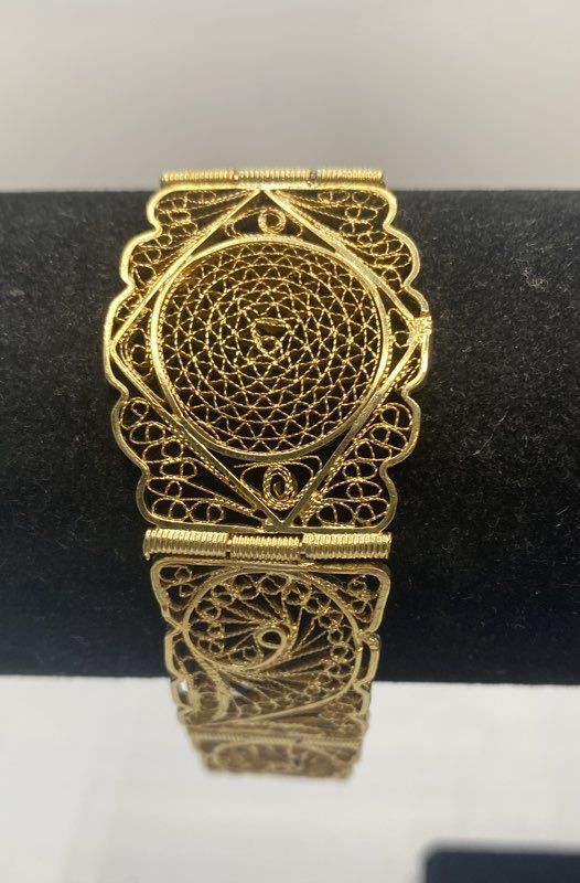 Vintage Gold Tone Intricate Filigree Panel Bracelet Cannetille Style 7.5″