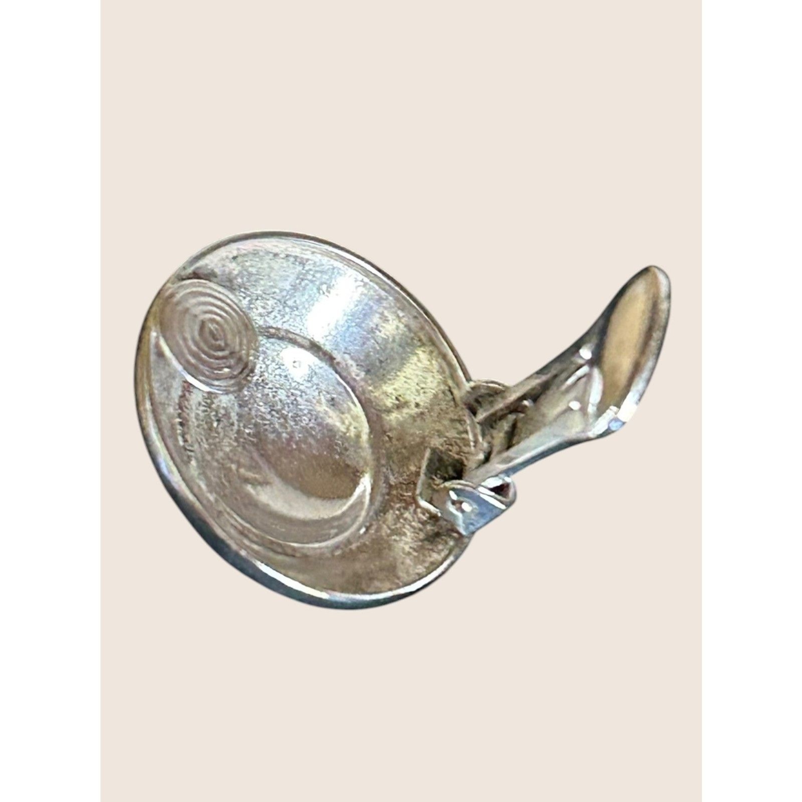✨ VTG SINGLE REPLACEMENT CLIP ON EARRING CHRISTIAN DIOR SILVER TONE RIBBED DOME
