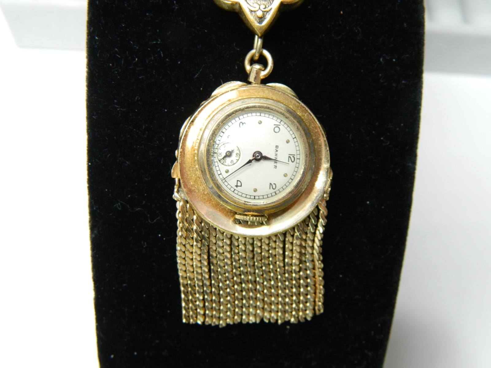 Vintage BANNER small hand reversable Brooch Pin Dangle wind-up Watch Gold Tone