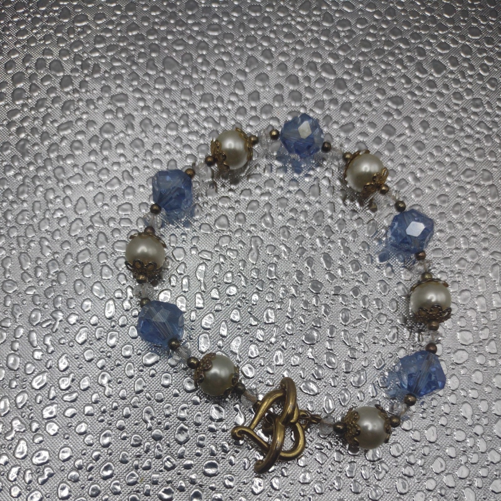 Vintage Faux Pearl Faceted Light Blue Bead Bracelet Gold Tone