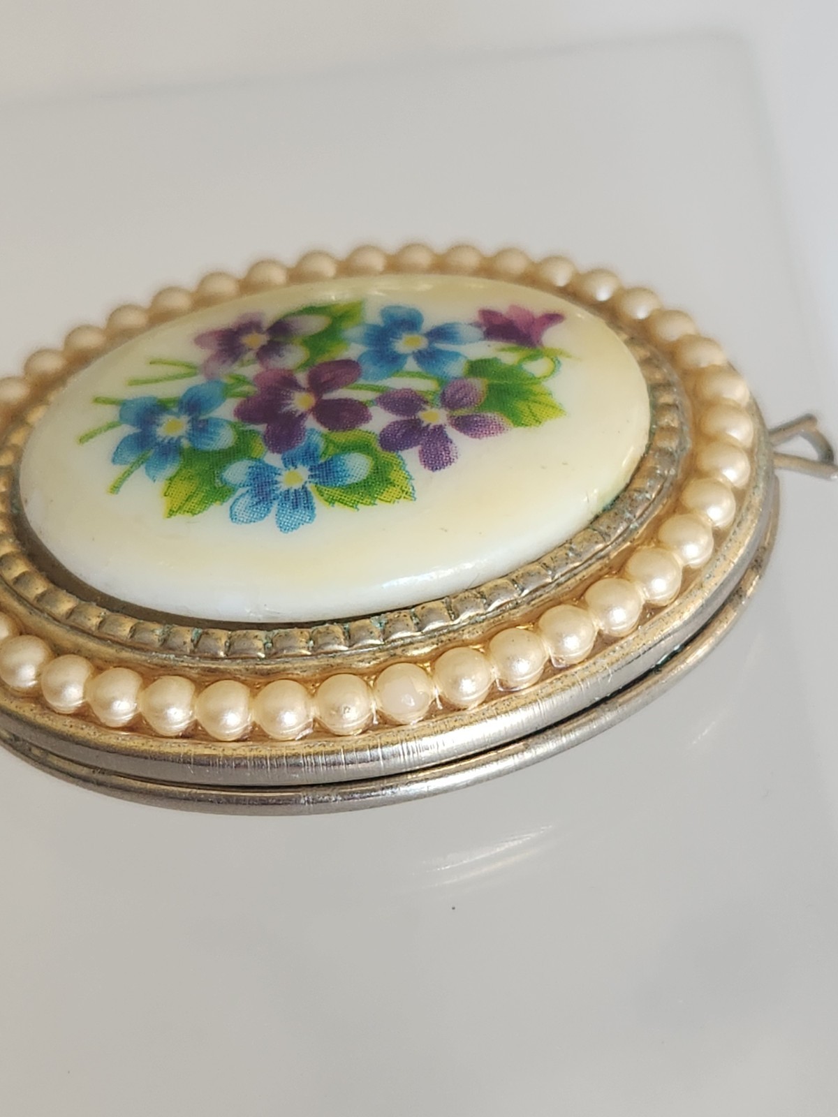 VINTAGE Avon Oval Blue,Purple Violet Flower And Faux Pearls Locket Pendant