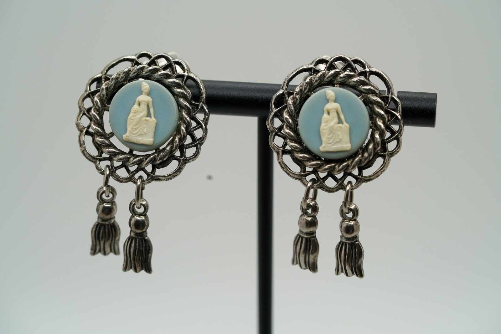 Vintage Silver Blue Cameo Clip Earrings 4.3cm EB1