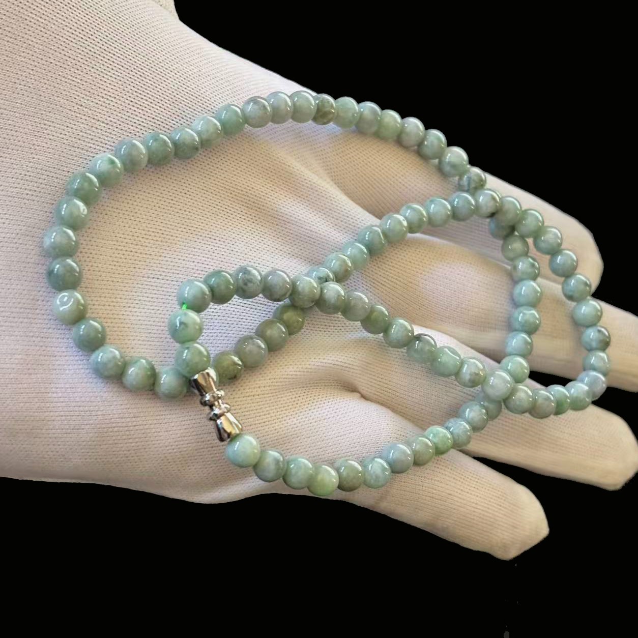 Natural Burmese Green Jade Jadeite Beaded Necklace, Width 6 mm, Length 20 inch