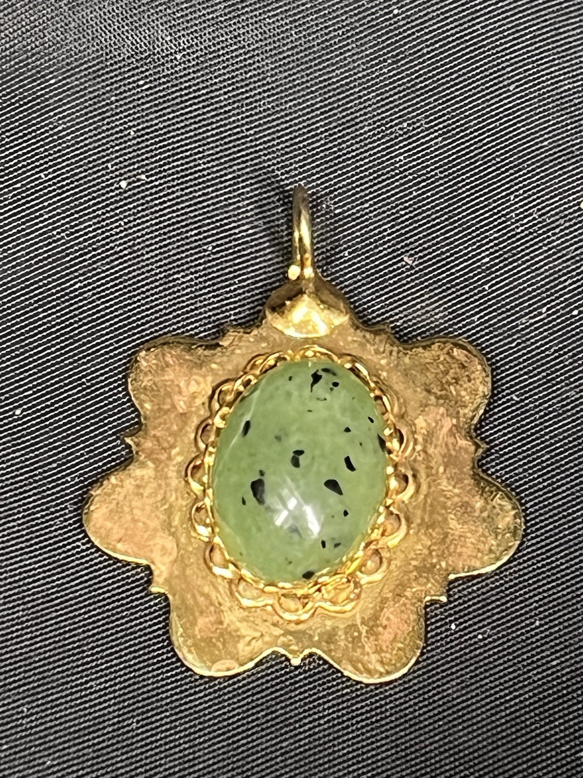 VINTAGE GOLD PLATED PENDANT GREEN AGATE PENDANT 1.5”