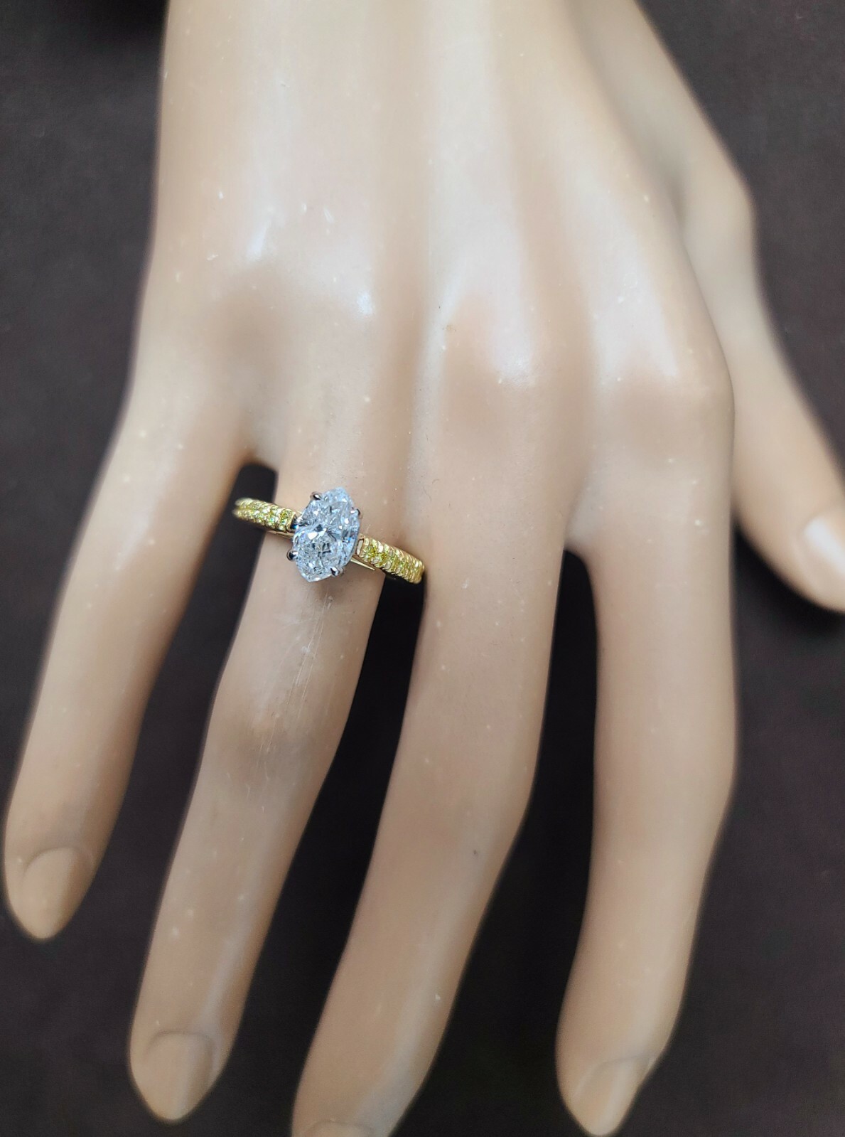 18k yellow gold 1.05ct. natural marquise Diamond Engagement ring