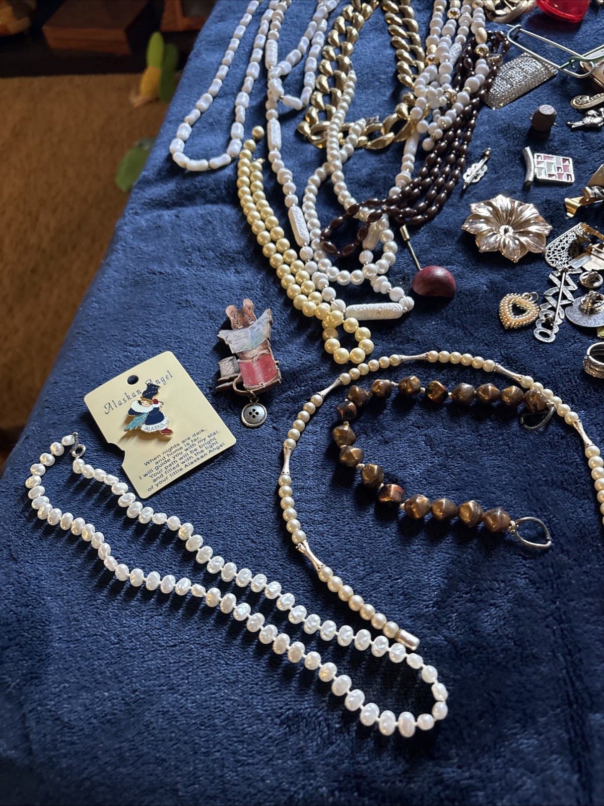 3lbs Custome Jewelry Lot Vintage Pins Braclets Necklaces 50s 60s 70s 80s #1