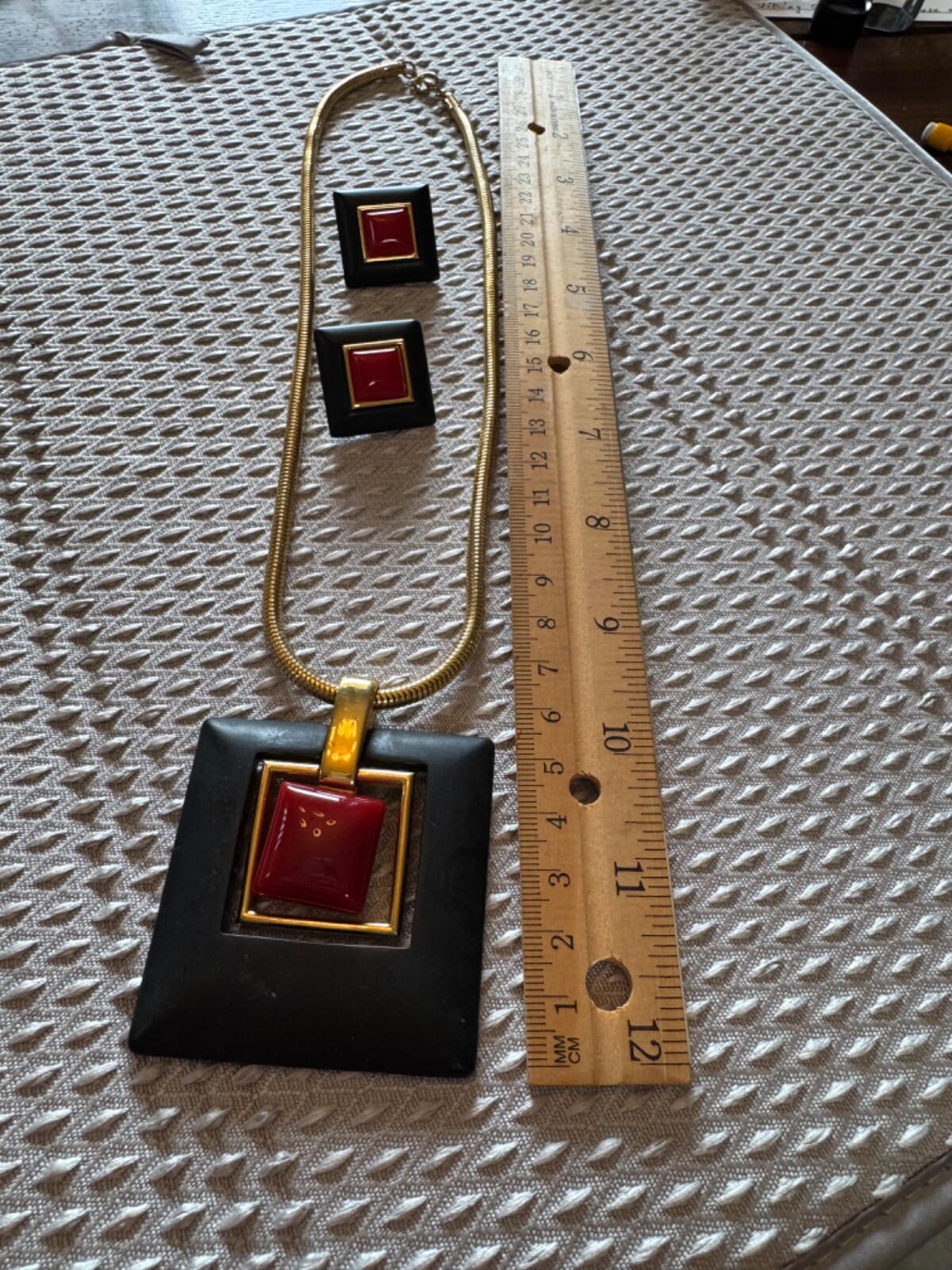 Vintage Crown Trifari Signed Asian Oriental Theme Pendant Necklace & Earrings