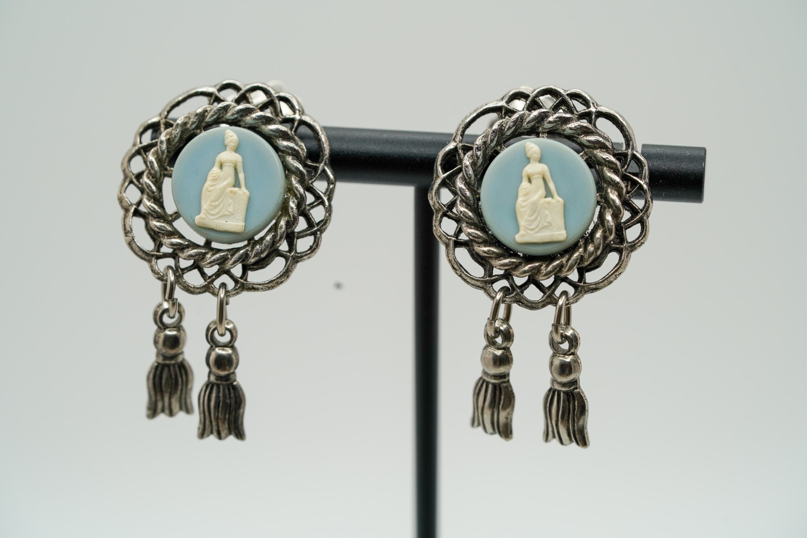 Vintage Silver Blue Cameo Clip Earrings 4.3cm EB1