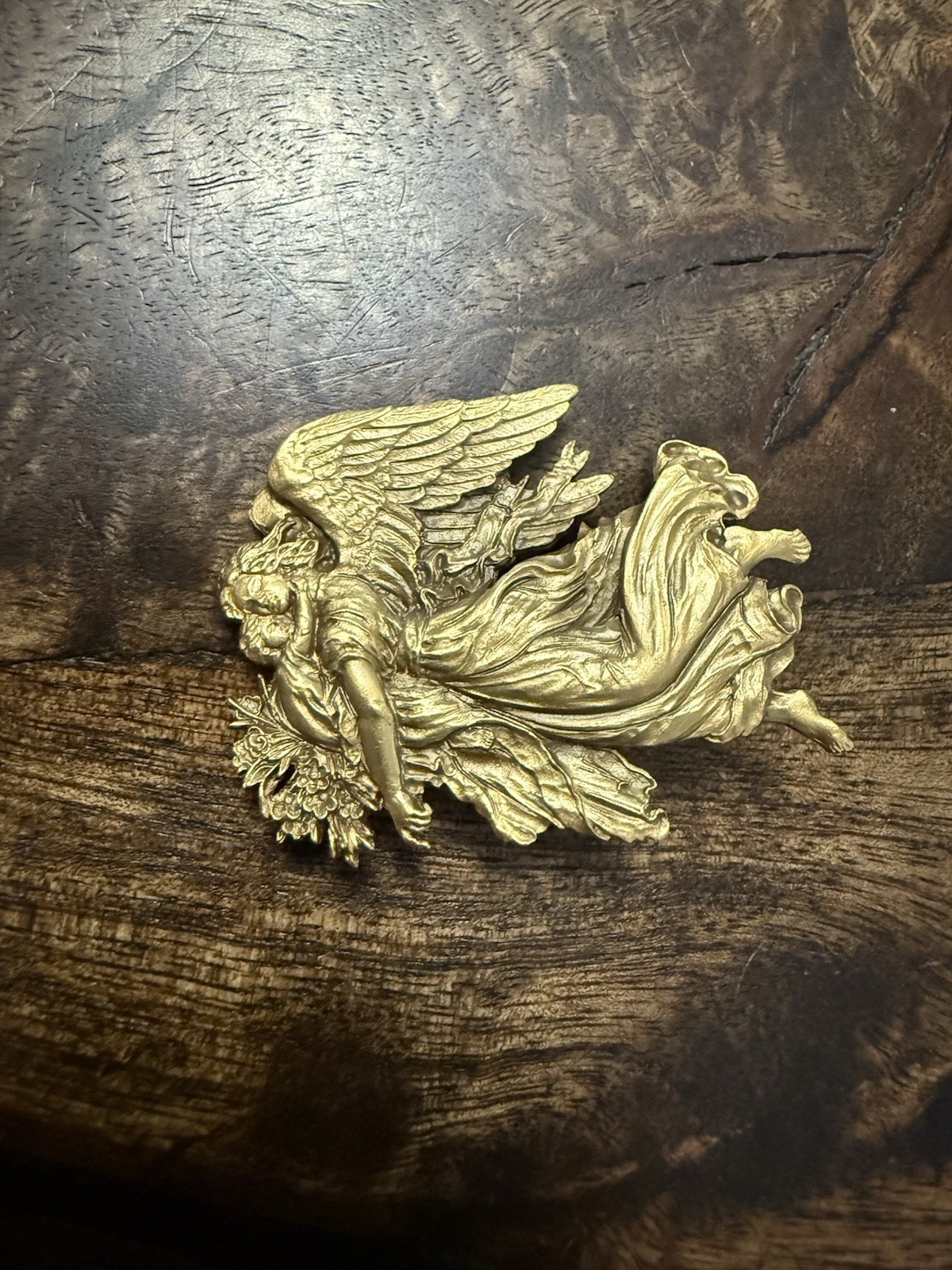 Beautiful Vintage SPNEA Gold Tone Detailed Guardian Angel with Child Pin Brooch