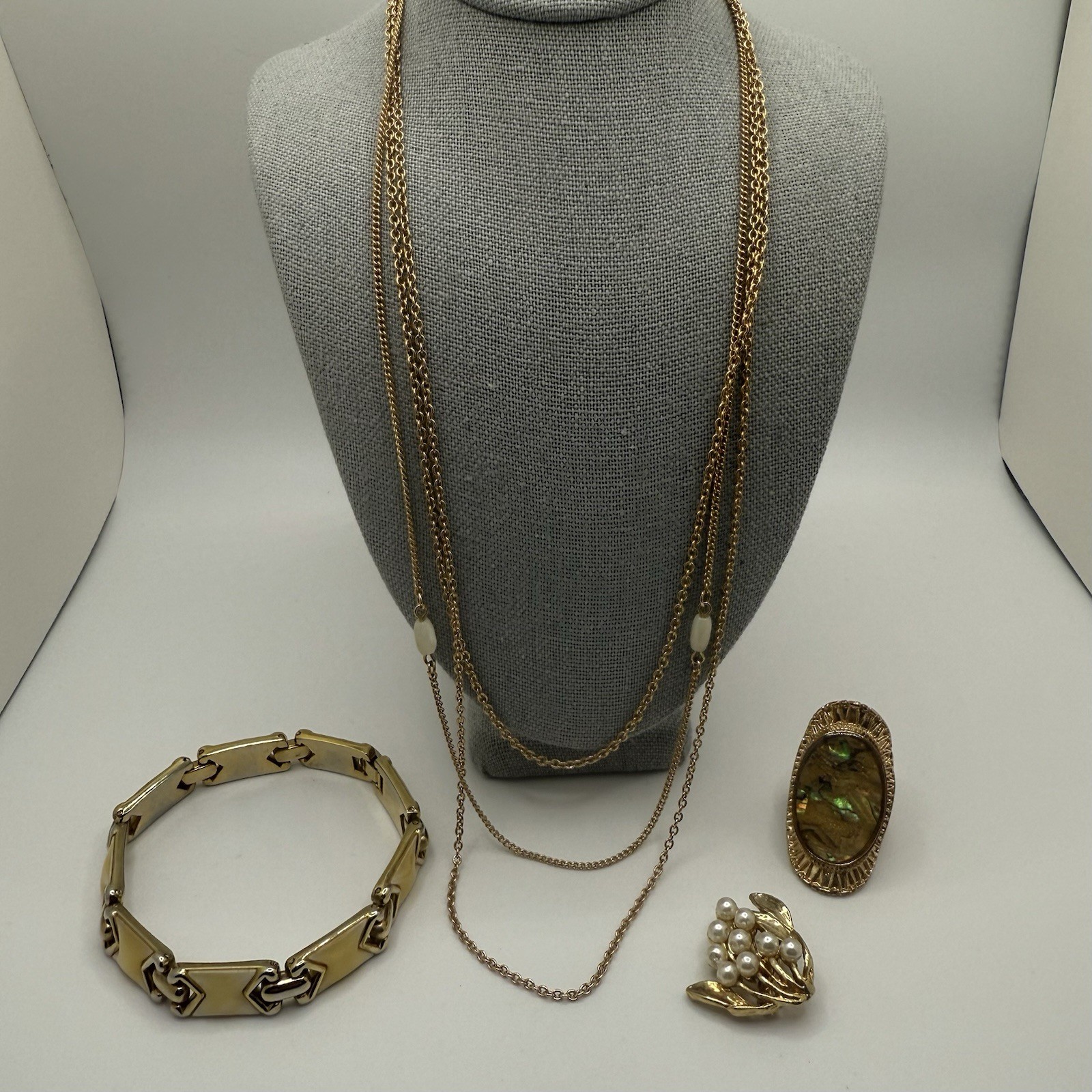 Vintage Mixed Lot of Gold Tone Jewelry Necklace Ring Bracelet Pin