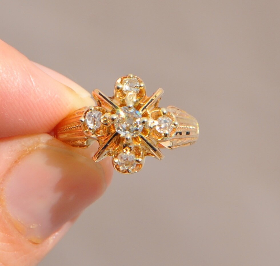 Old Antique Victorian 18K Solid Gold Old Mine Cut Diamond Ring Engraved Cluster
