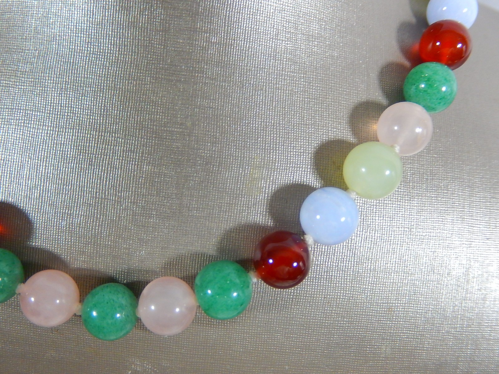 VTG CHINESE EXPORT HAND KNOTTED MULTI 10mm GEMSTONE 18″ NECKLACE W GILT CLASP