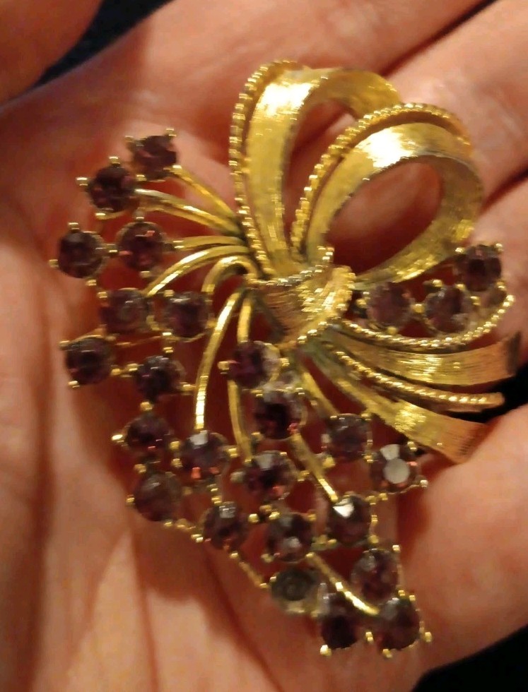 Vintage Signed M Jent Purple Rhinestones Grape Bow Gold Tone Enamel Brooch Pin