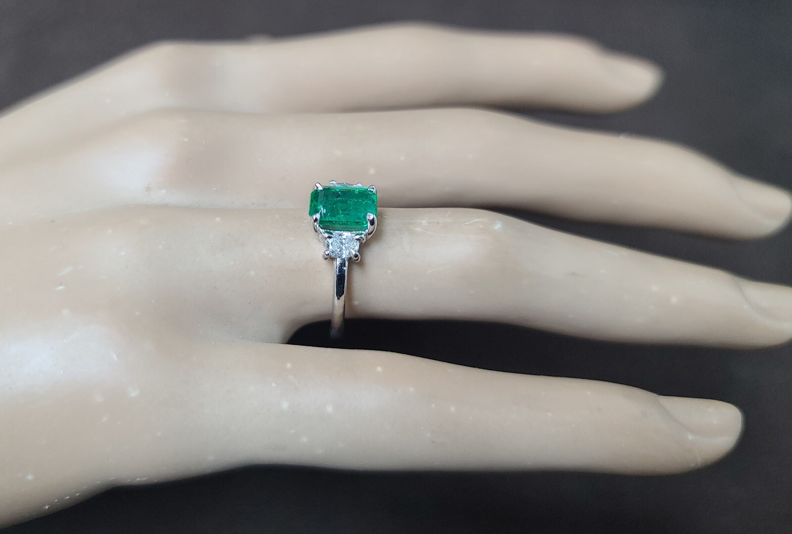 Vintage 14k White Gold Engagement Ring 1.24ct. Natural Green Emerald