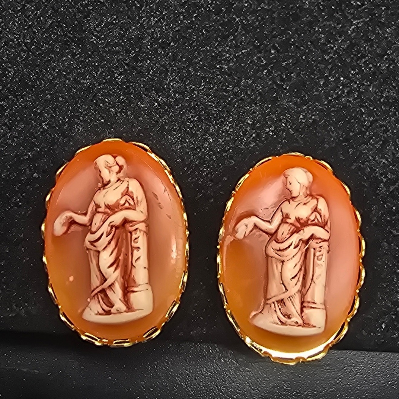 Roman Woman Portrait Cameo Clip On Earrings Acrylic Gold Tone Vintage NOS