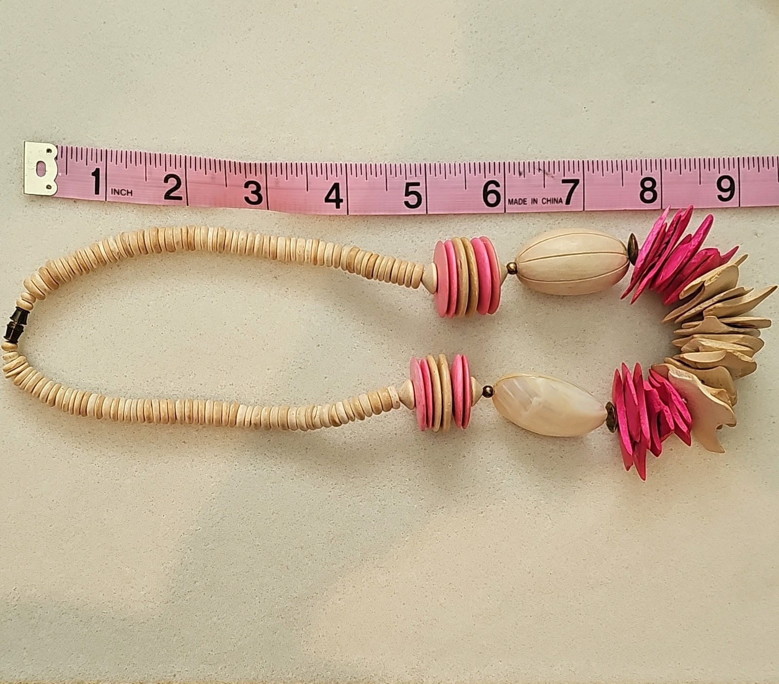 Pink Beige White Shell Beaded Statement Necklace Oval Shell Ball/Bead 19-24″