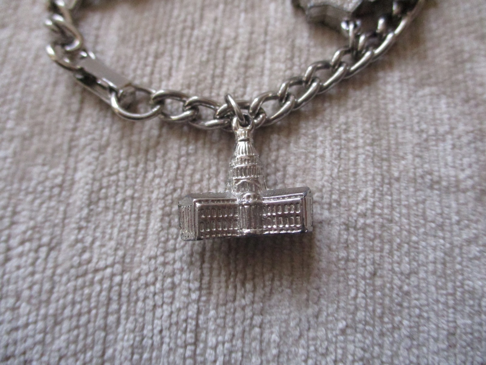 Vintage Silvertone Dangle Bracelet Wisconsin Seal and Buildings