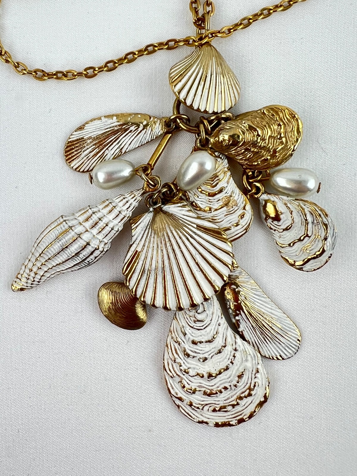 Vintage Gold tone with Enamel Sea Shells Pendants Charms Necklace Beach Ocean
