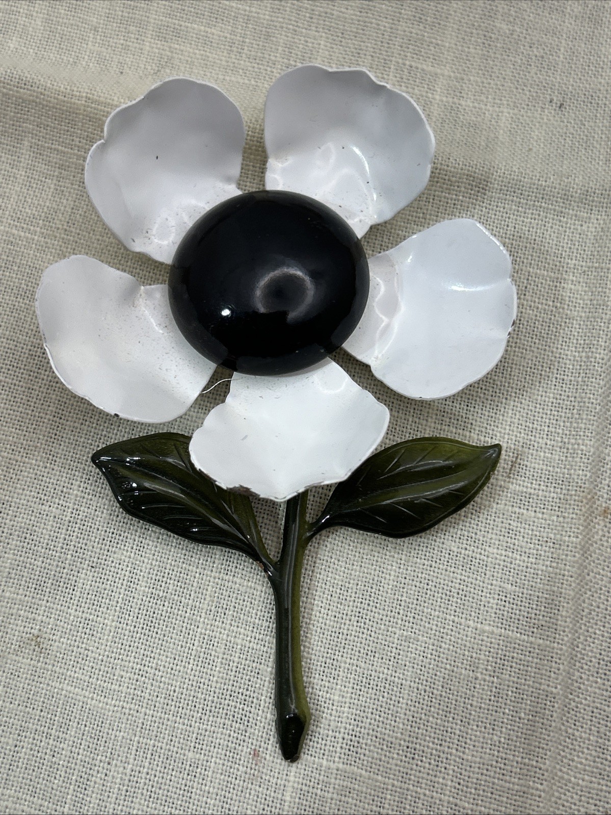 Vintage Retro Hippy Mod 60’s White Daisy Black Enamel Metal Flower Brooch 3.5