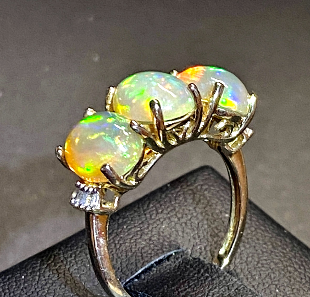 Dazzling 14kt Yellow Gold Ethiopian Opal and Diamond Ring Size 7 1/4 7.25