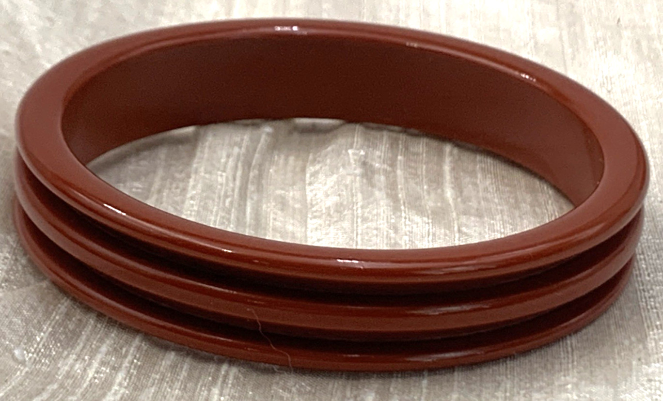 VTG Bangle Bracelet Lucite Plastic Ribbed Burnt Orange Rust Bold 8″ Inside Circ.