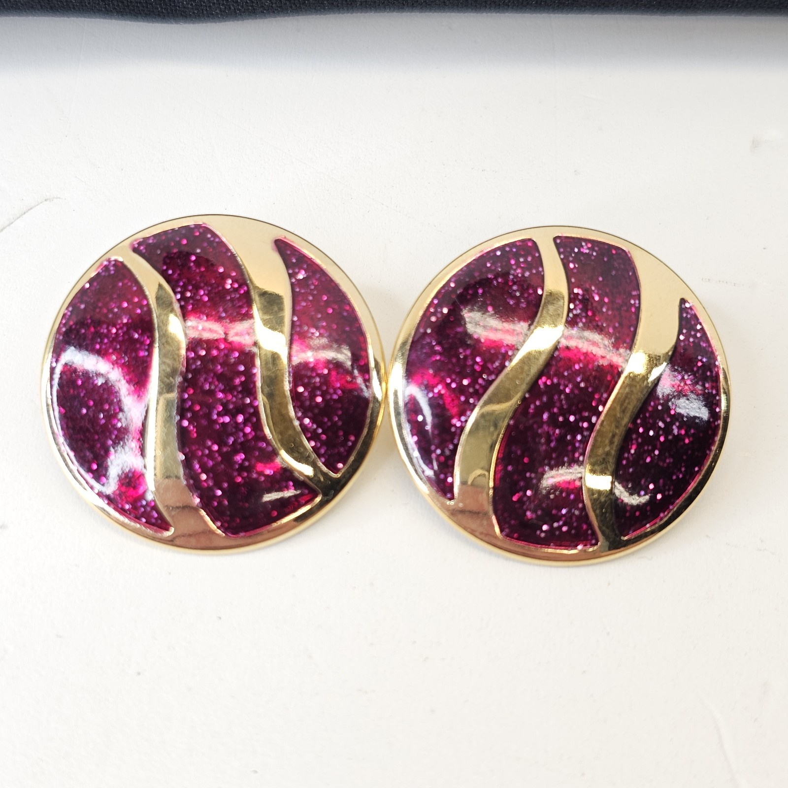 Vintage Avon 1986 Color Sensation Clip On Earrings Red Fuchsia Sparkle