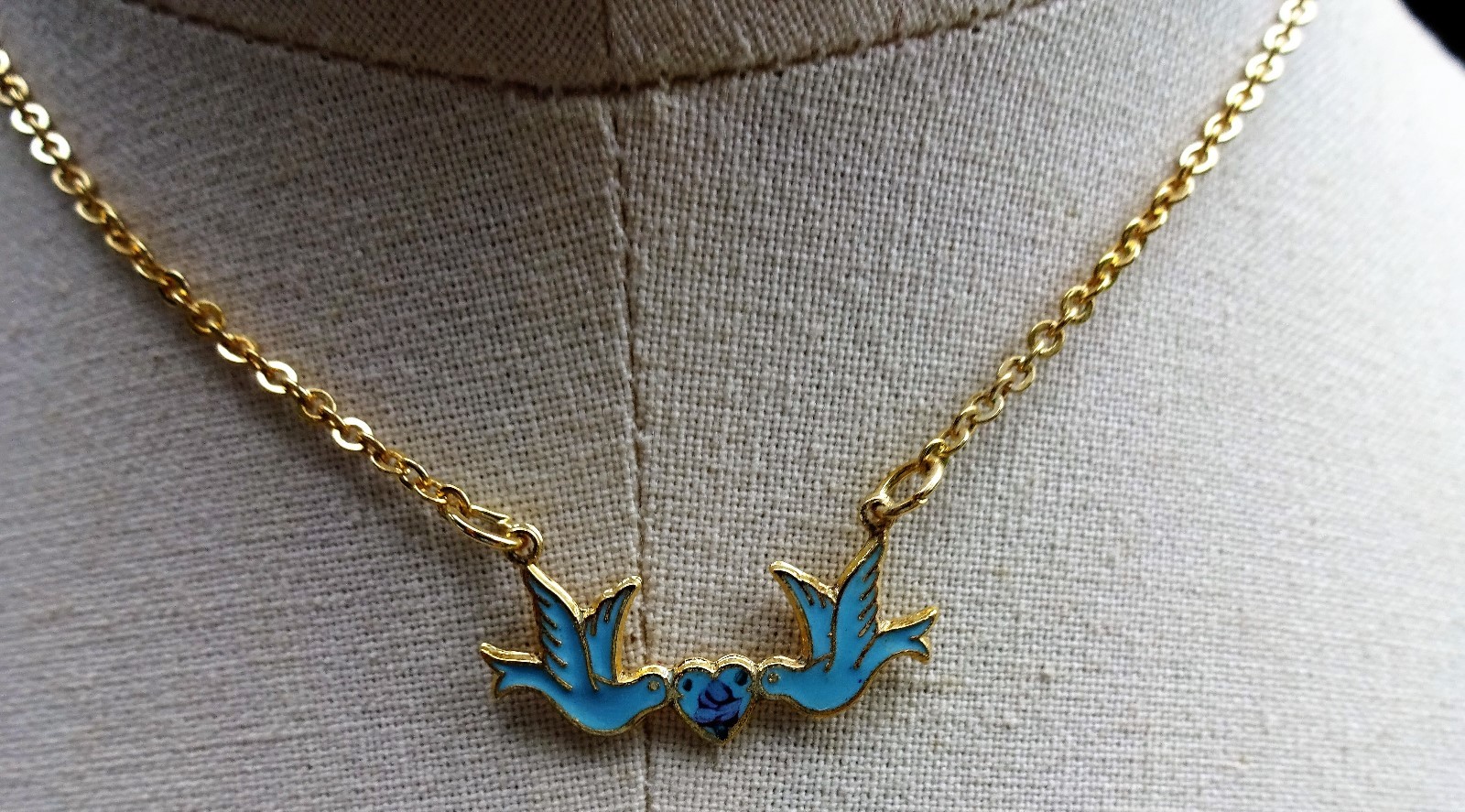 Sarah coventry Vintage Necklace Guilloche Blue Bird Enamel Rose Girl NOS #1181C