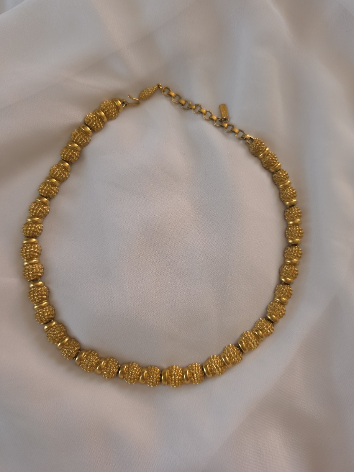 Vintage Monet Goldtone Textured Circle Link 15-17”