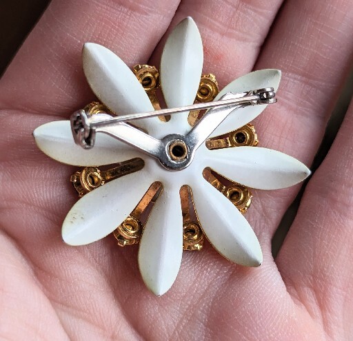 Vtg Chartreuse Lime Green Yellow Enamel Rhinestone Flower Brooch Pin Gold Tone