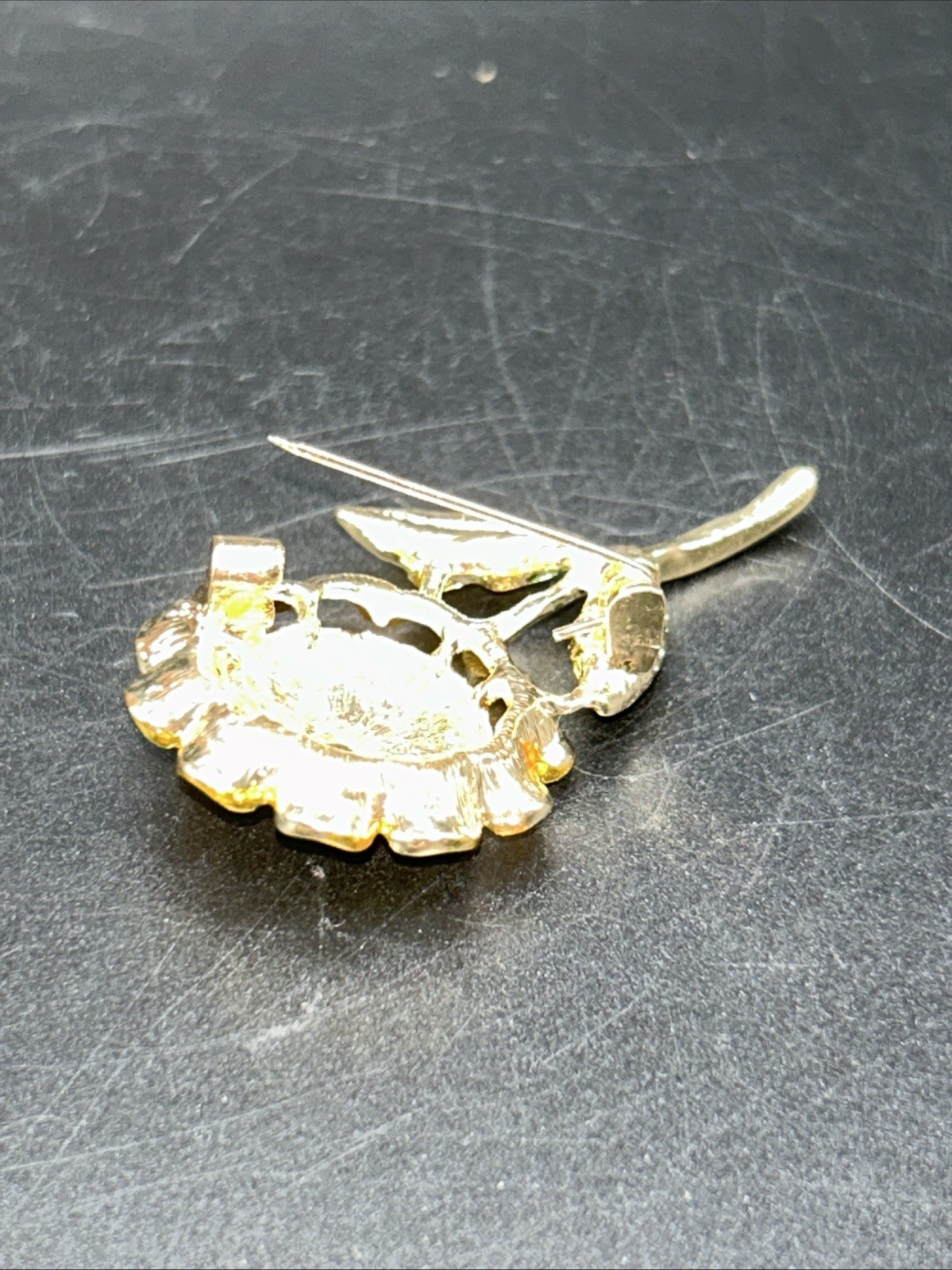 Modern Costume Jewelry Sunflower Pin Brooch Goldtone 2”