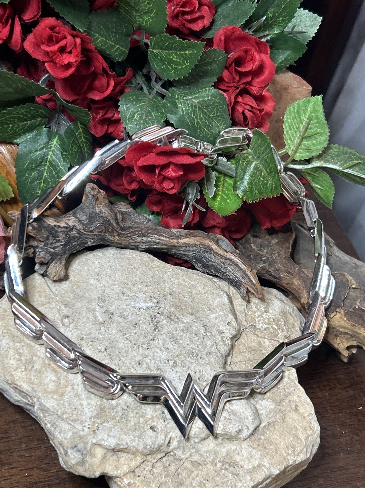 55. Silver tone Wing panel “W” in center Wonder Woman Collar Necklace 16 1/2″