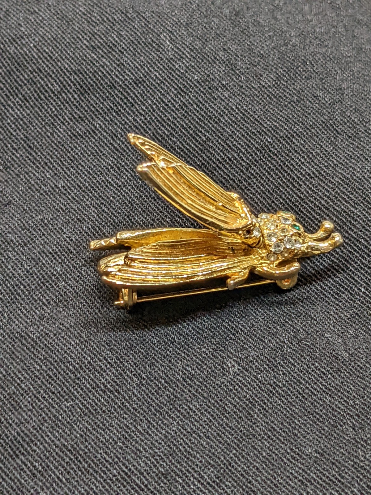 Vintage Gold Tone Rhinestone Fly Insect Brooch Pin Green Eyes Tremble Wings