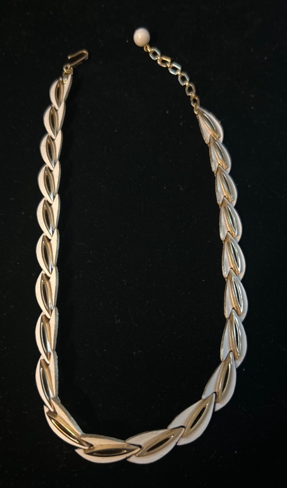 Trifari White Enamel Gold-Tone Adjustable Necklace 15-17” Vintage Leaf Design