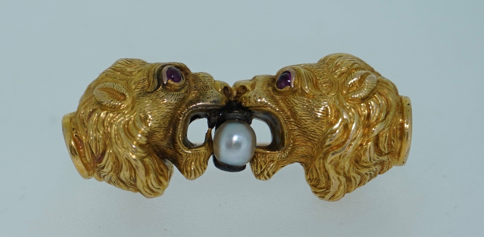 Art Nouveau 18K Double Lion Head Brooch