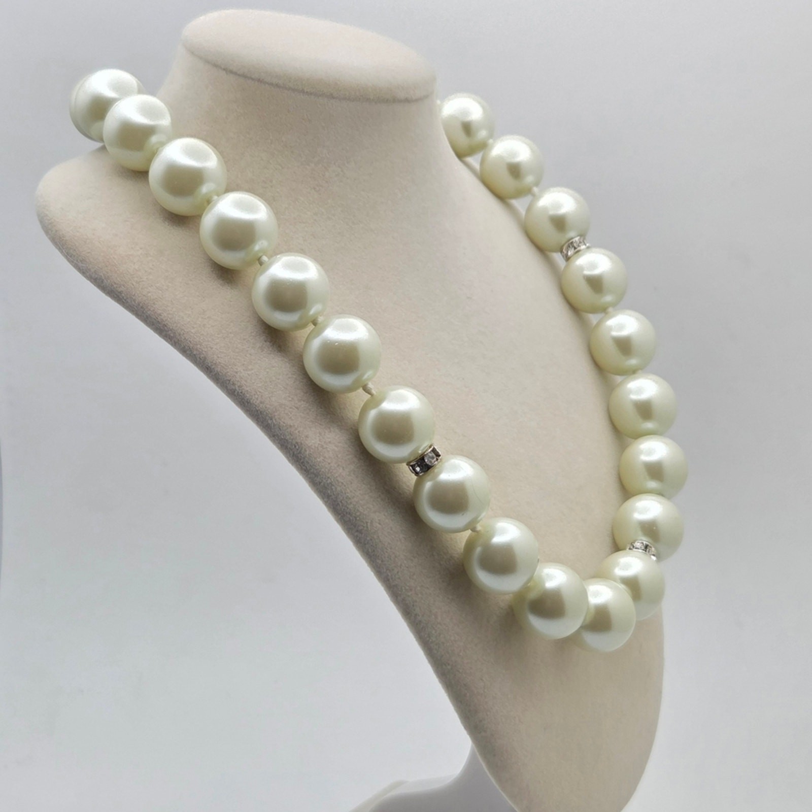 Vintage Anne Klein Signed AC Large Glass Faux Pearl & Rhinestone Necklace – 18″