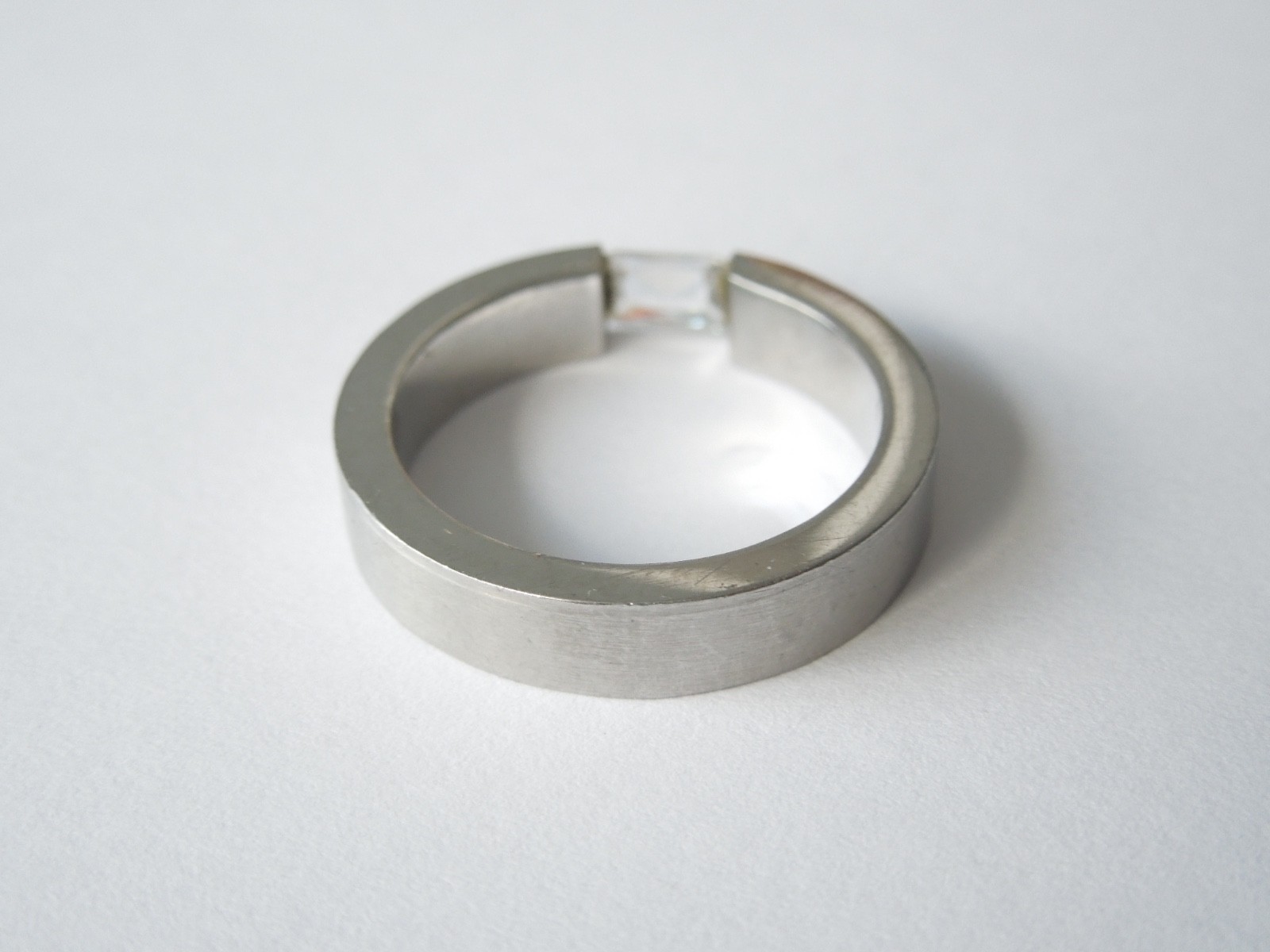 Design Ring Silver-Colored With Clear Stone Tension Setting 4.7 G/Size 61