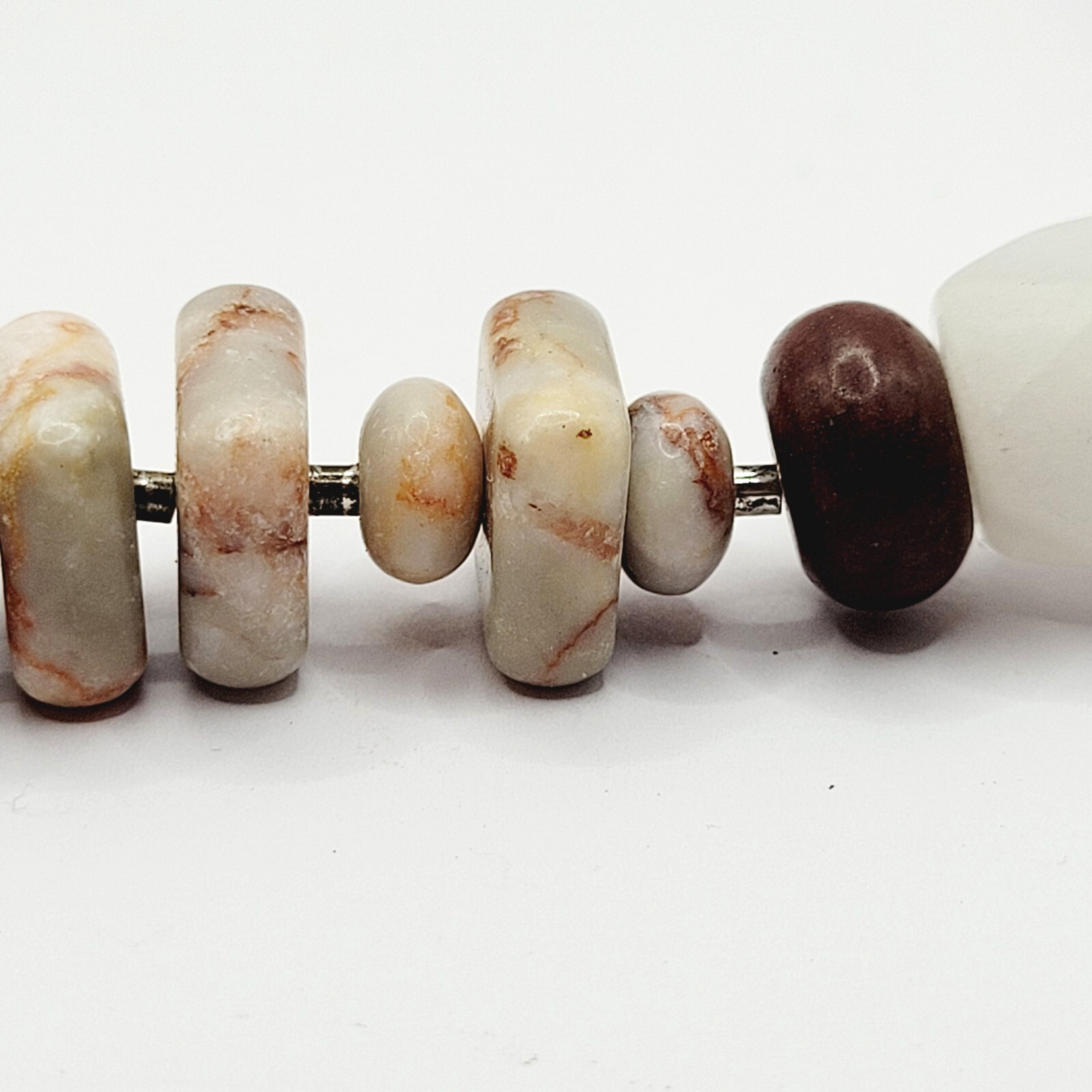 Southwest Style Crafted Brown Hued Jasper with White Quartz Silver Tone Necklace