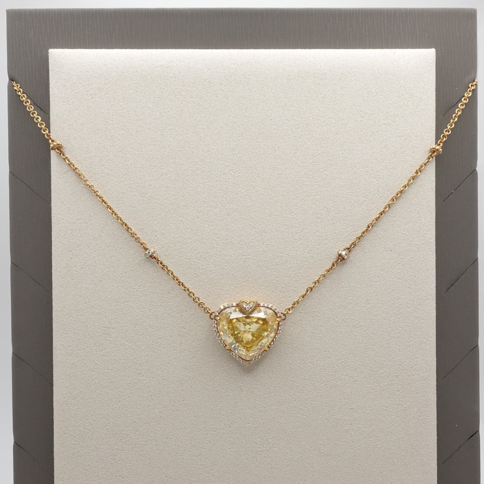 Judith Ripka 18K Yellow Gold Yellow Crystal & Diamond Heart Necklace 17″