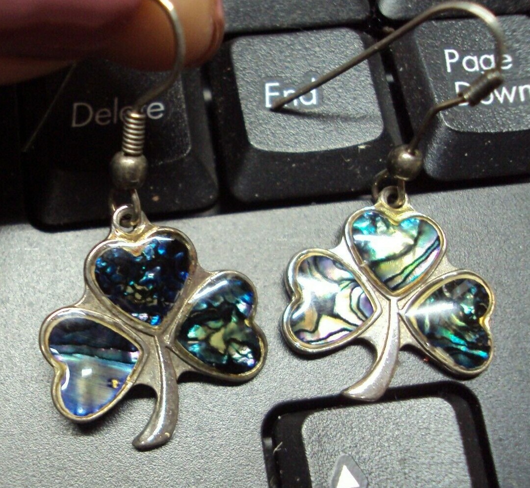 Vtg Estate Jewelry PAUA SHELL / CLOVER Silvertone Pierced Dangle Earrings