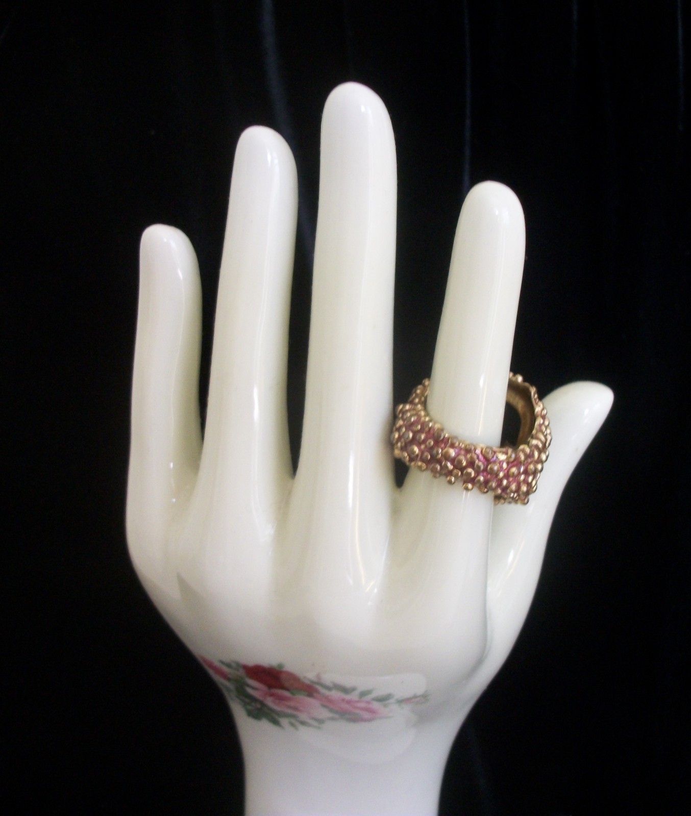 Vintage Avon Cocktail Ring Gold Tone Textured Pebble Black