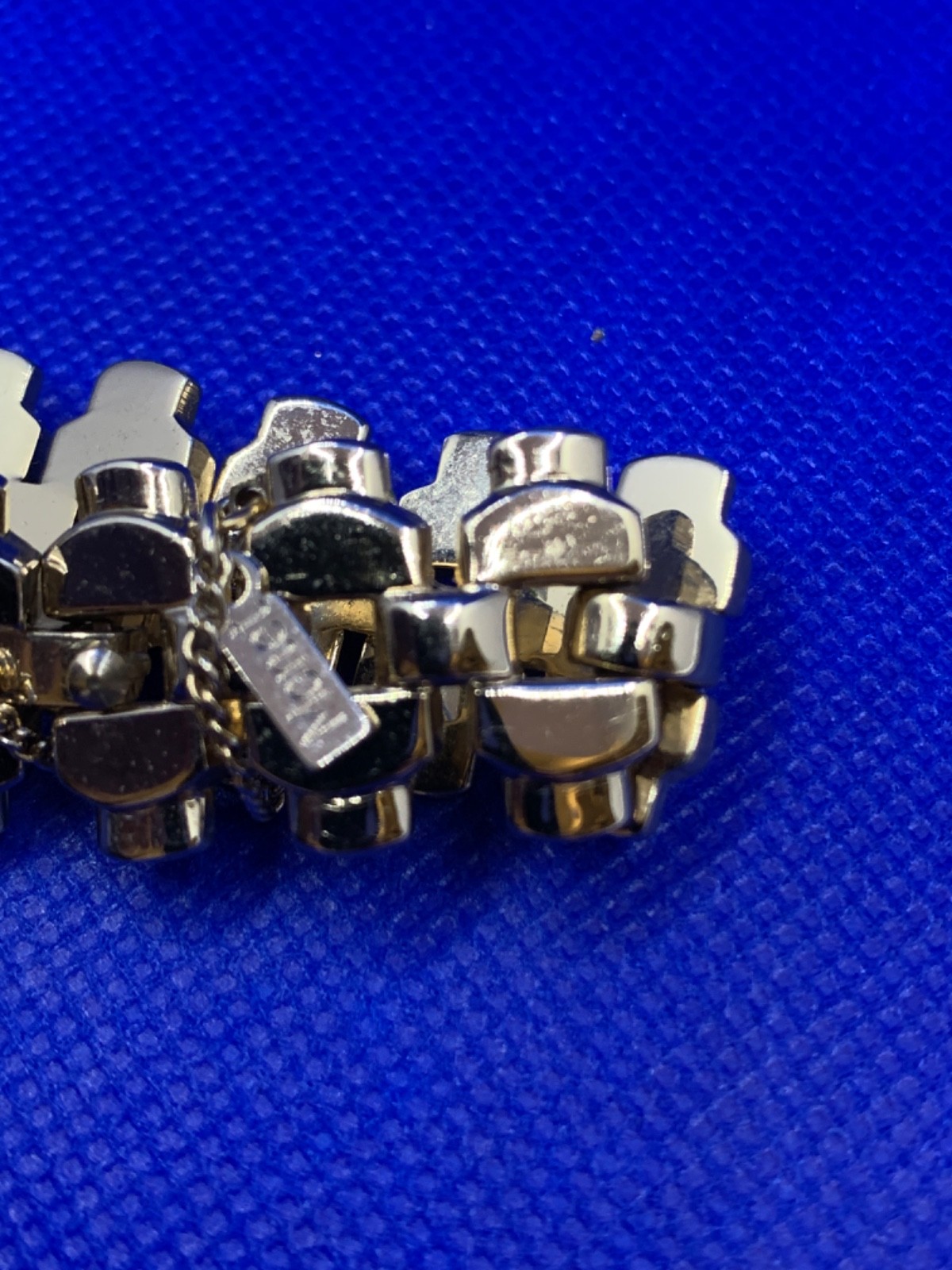 Vintage Monet Bracelet Articulated Gate Link Chain Gold Plated – wSafetyChain