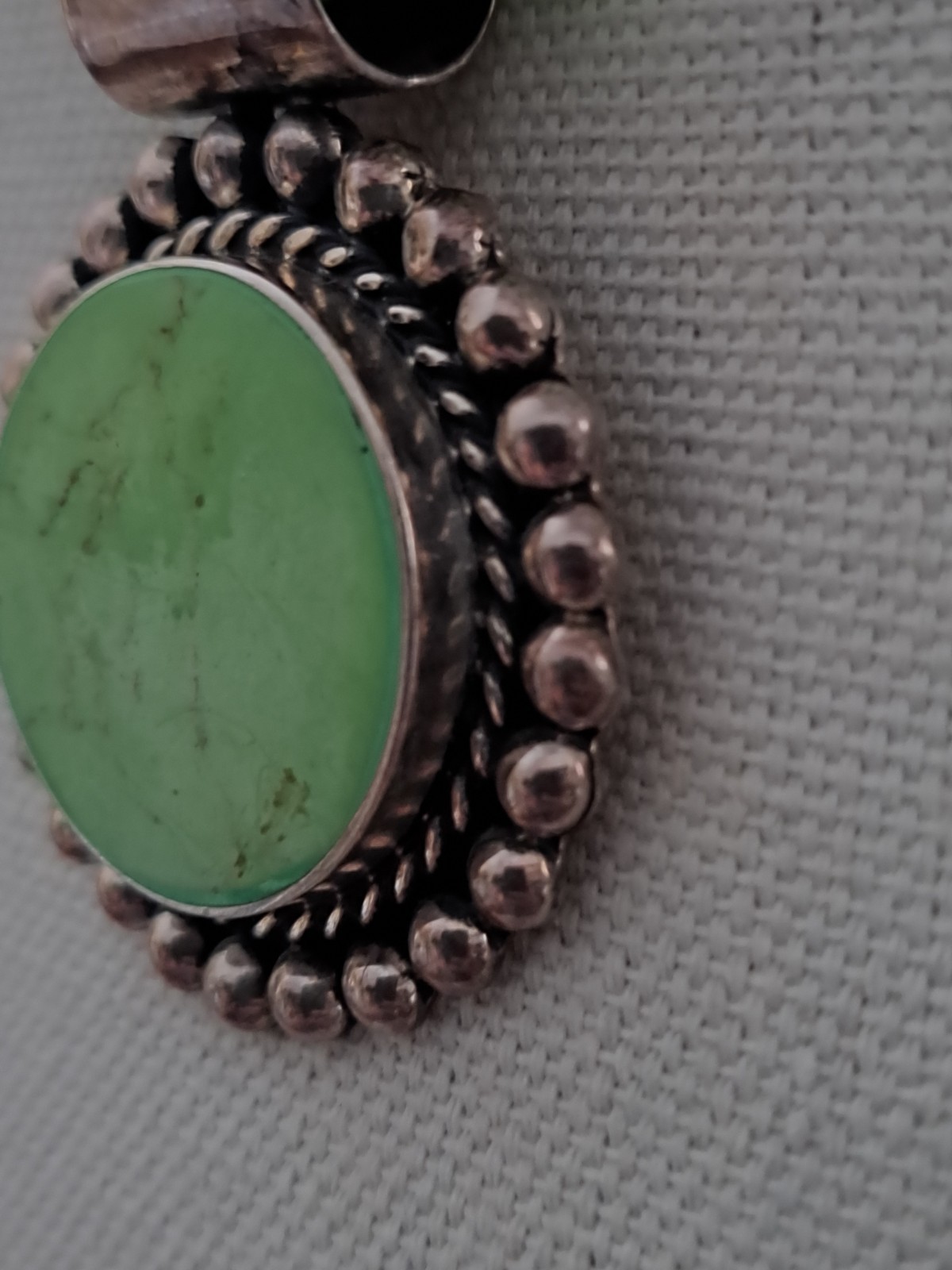 Vintage Mexico 925 Sterling Necklace Green Stone Pendant Glass Beads 16″ Toggle
