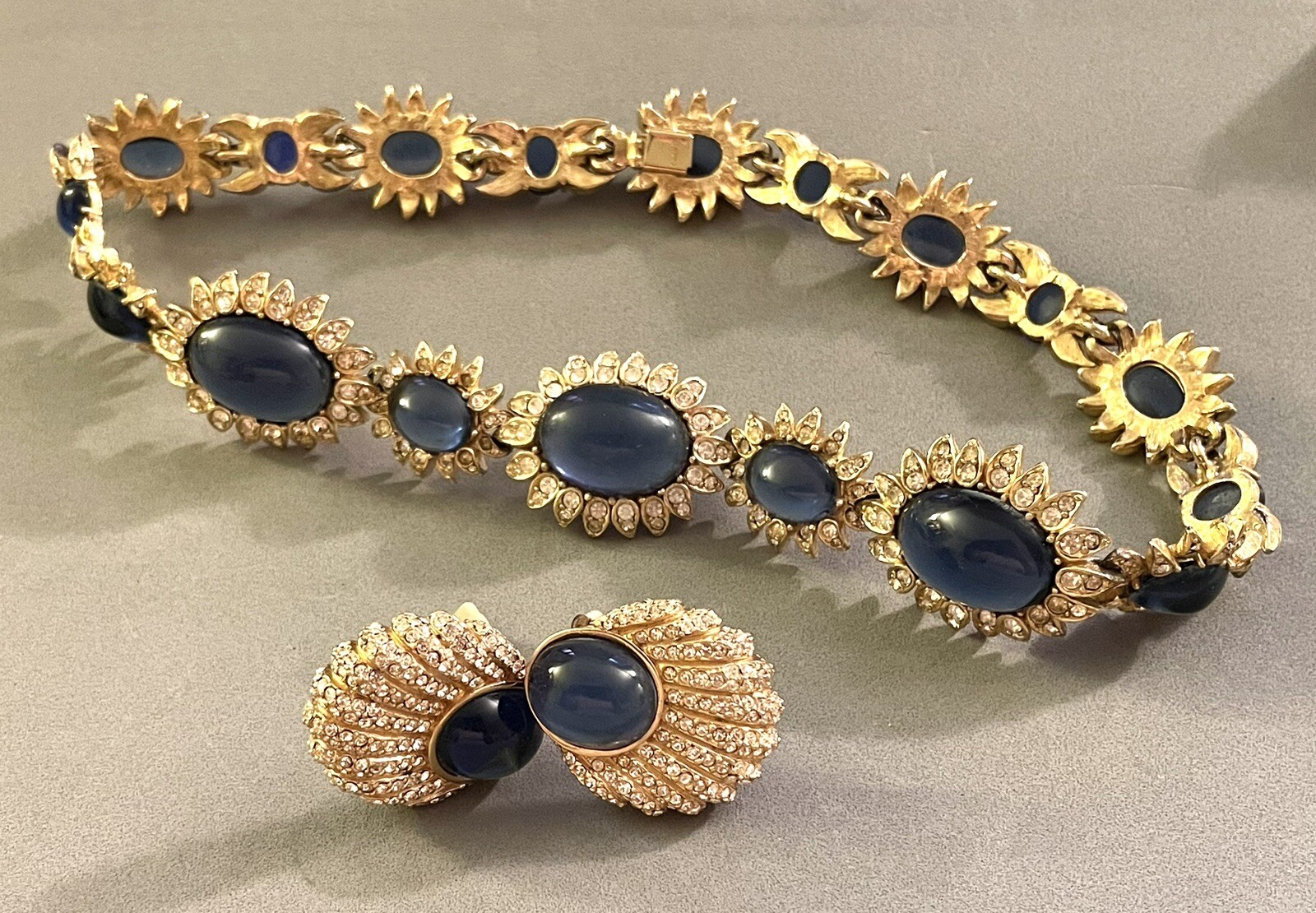Vintage CINER Gripoix Glass Cabochon Rhinestone Gold Tone Necklace Earrings Set